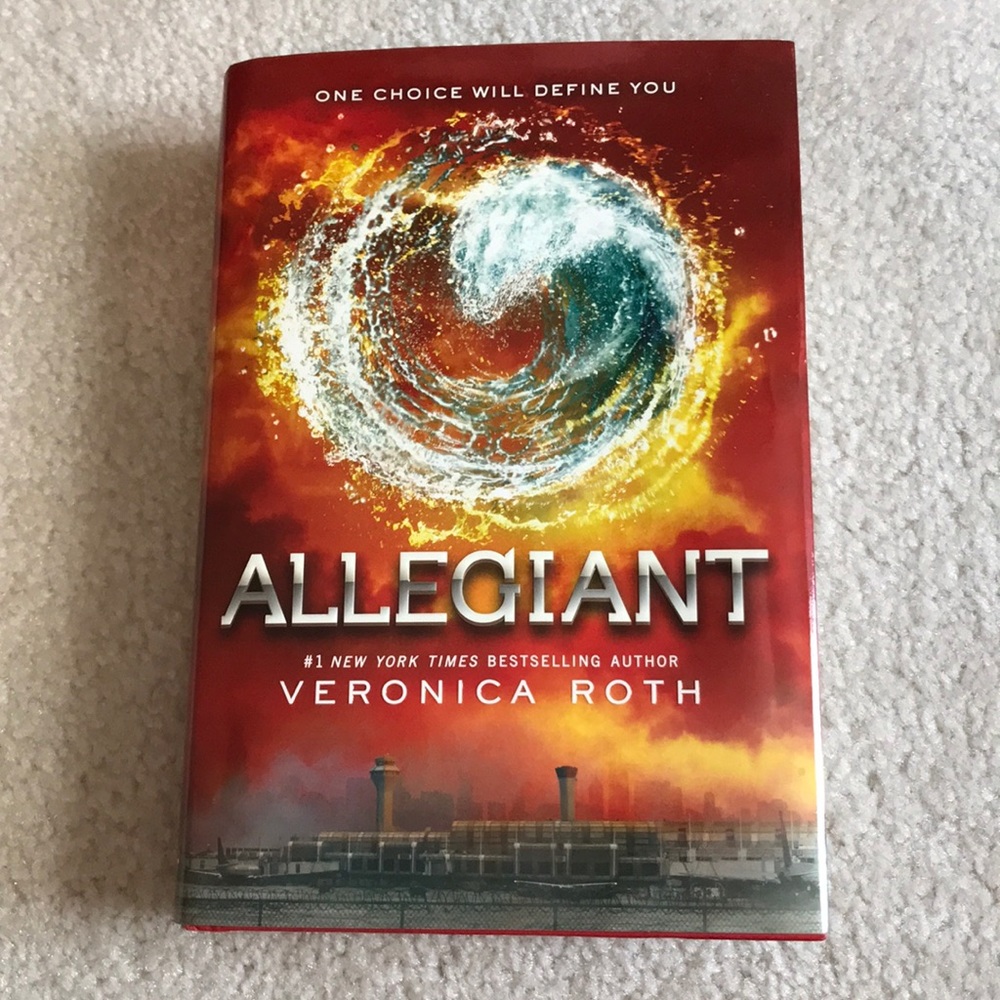 Hardcover copy of “Allegiant” by Veronica Roth
